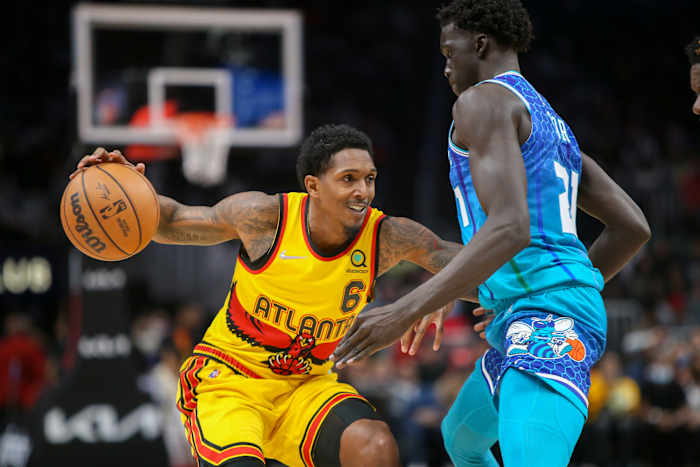 Lou Williams is the latest Atlanta Hawks player to test positive for COVID-19 on December 22, 2021.